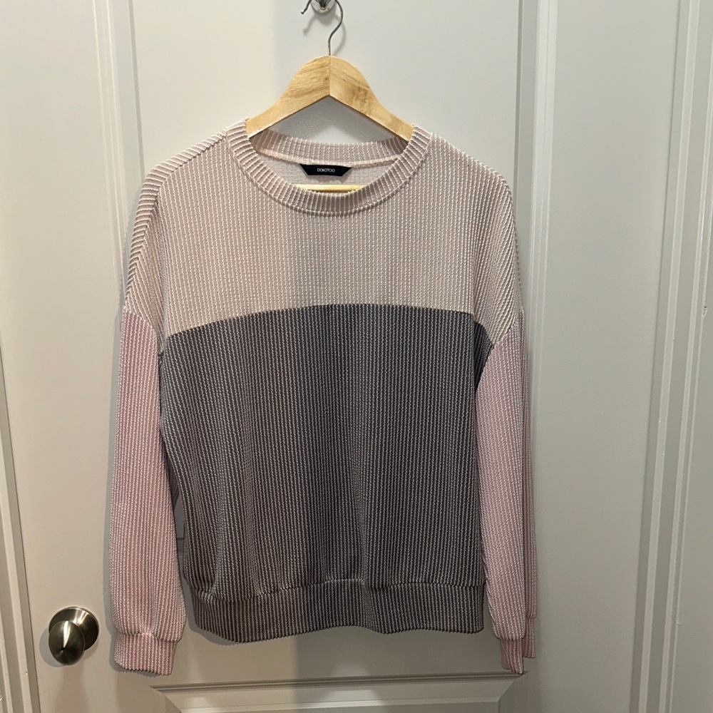 Stylish Knit Sweater in Pink and Gray